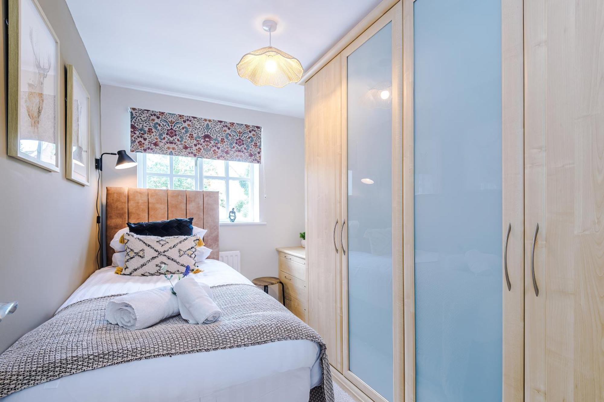 New! Stunning 3-Bed Home In Chester By 53 Degrees Property, Ideal For Groups, Free Parking! Esterno foto