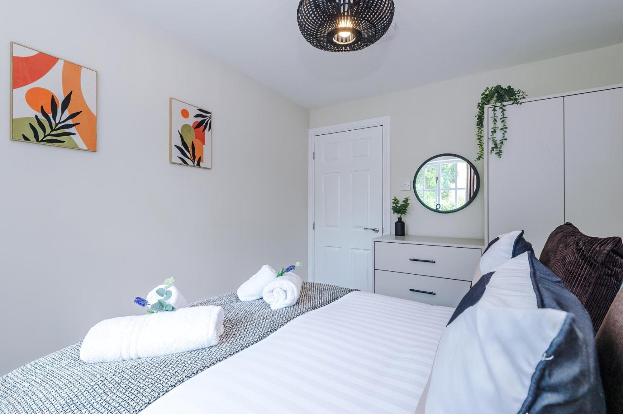 New! Stunning 3-Bed Home In Chester By 53 Degrees Property, Ideal For Groups, Free Parking! Esterno foto