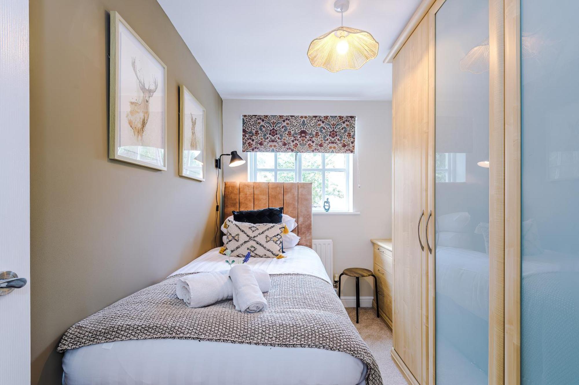 New! Stunning 3-Bed Home In Chester By 53 Degrees Property, Ideal For Groups, Free Parking! Esterno foto