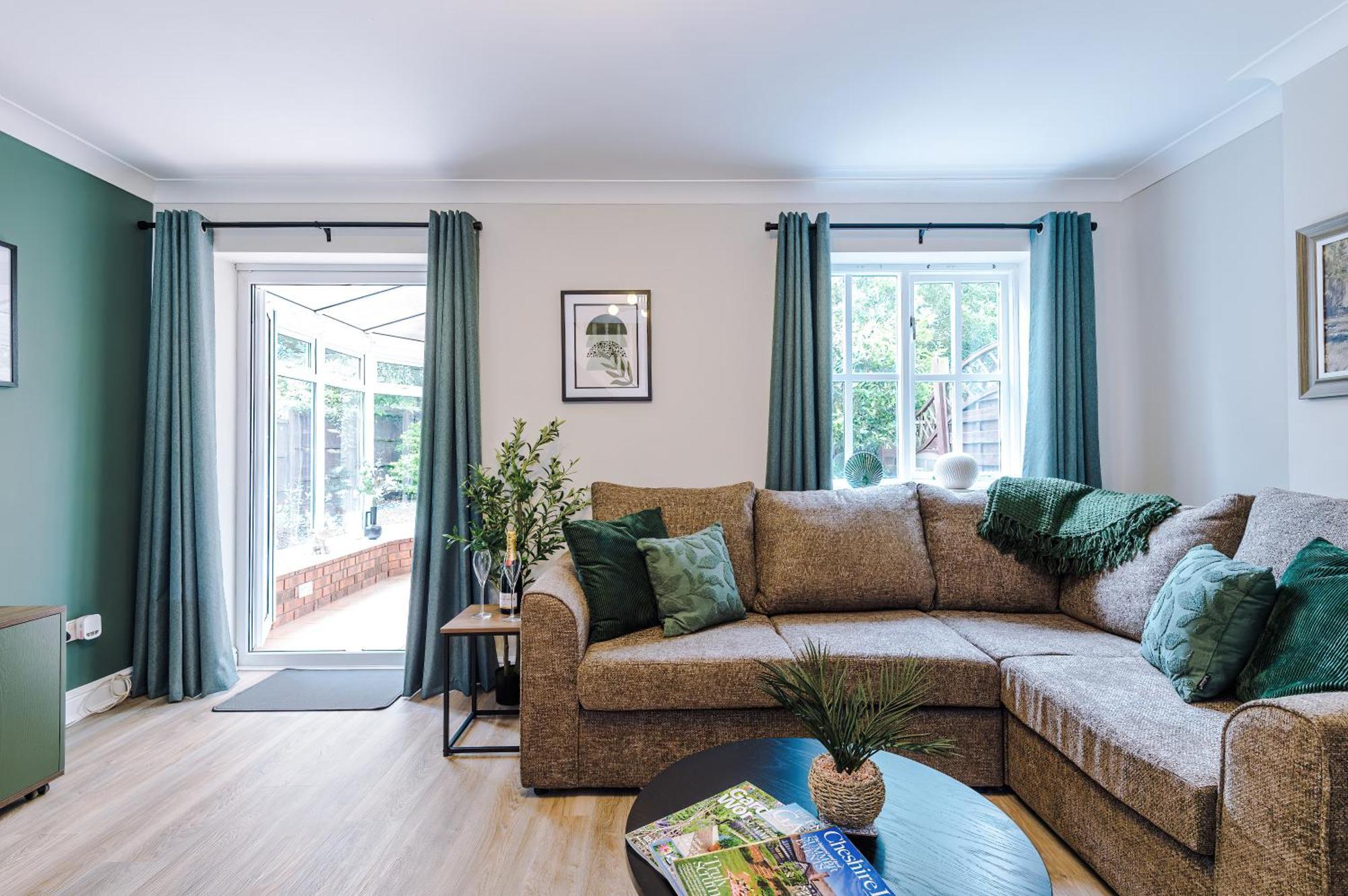 New! Stunning 3-Bed Home In Chester By 53 Degrees Property, Ideal For Groups, Free Parking! Esterno foto