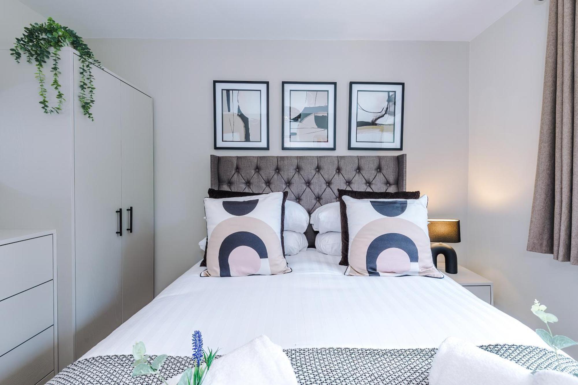 New! Stunning 3-Bed Home In Chester By 53 Degrees Property, Ideal For Groups, Free Parking! Esterno foto