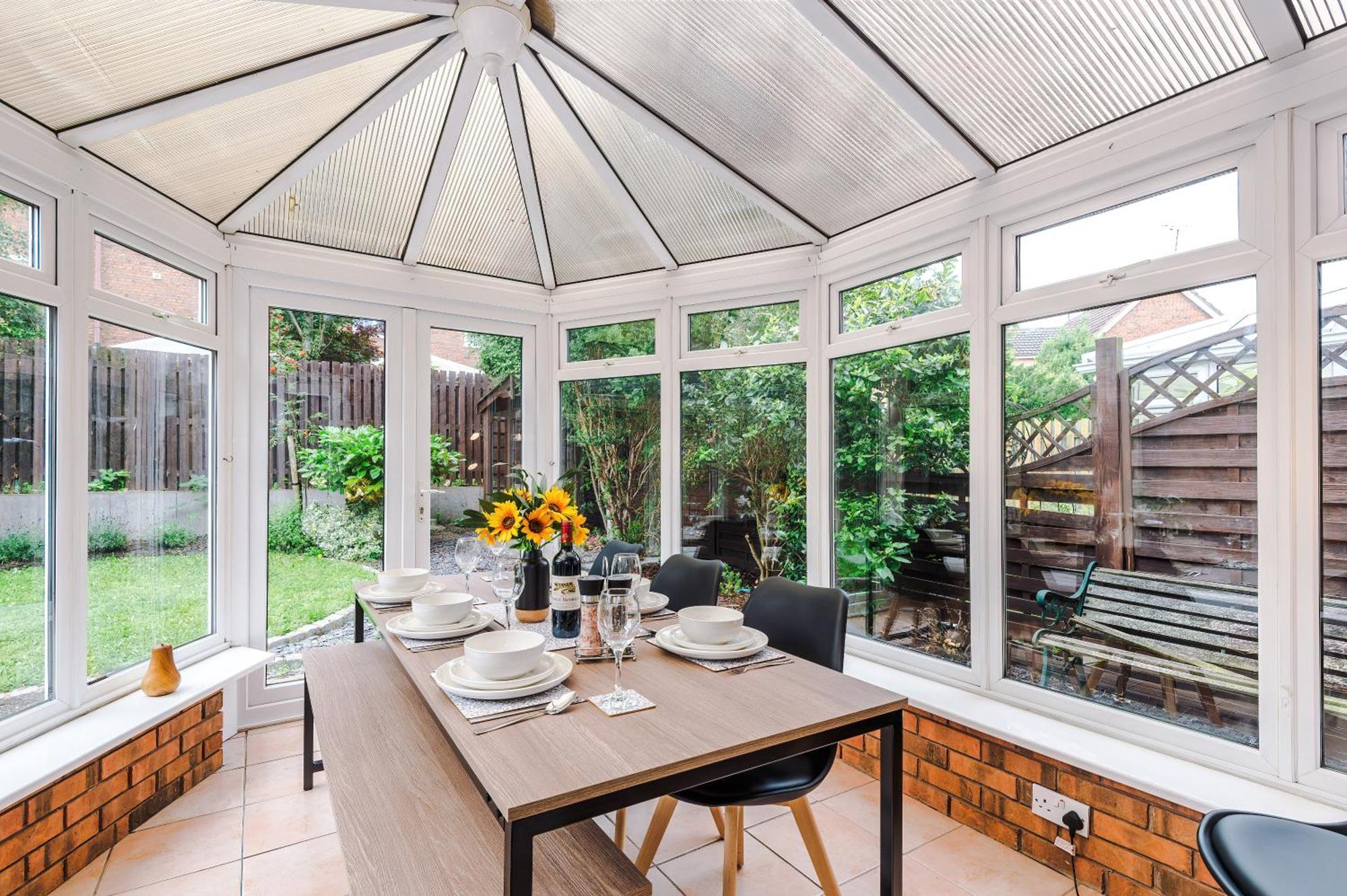 New! Stunning 3-Bed Home In Chester By 53 Degrees Property, Ideal For Groups, Free Parking! Esterno foto